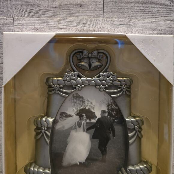 Malden International Designs 4x6 Wedding Cake Pewter Picture Frame NEW - Picture 3 of 7